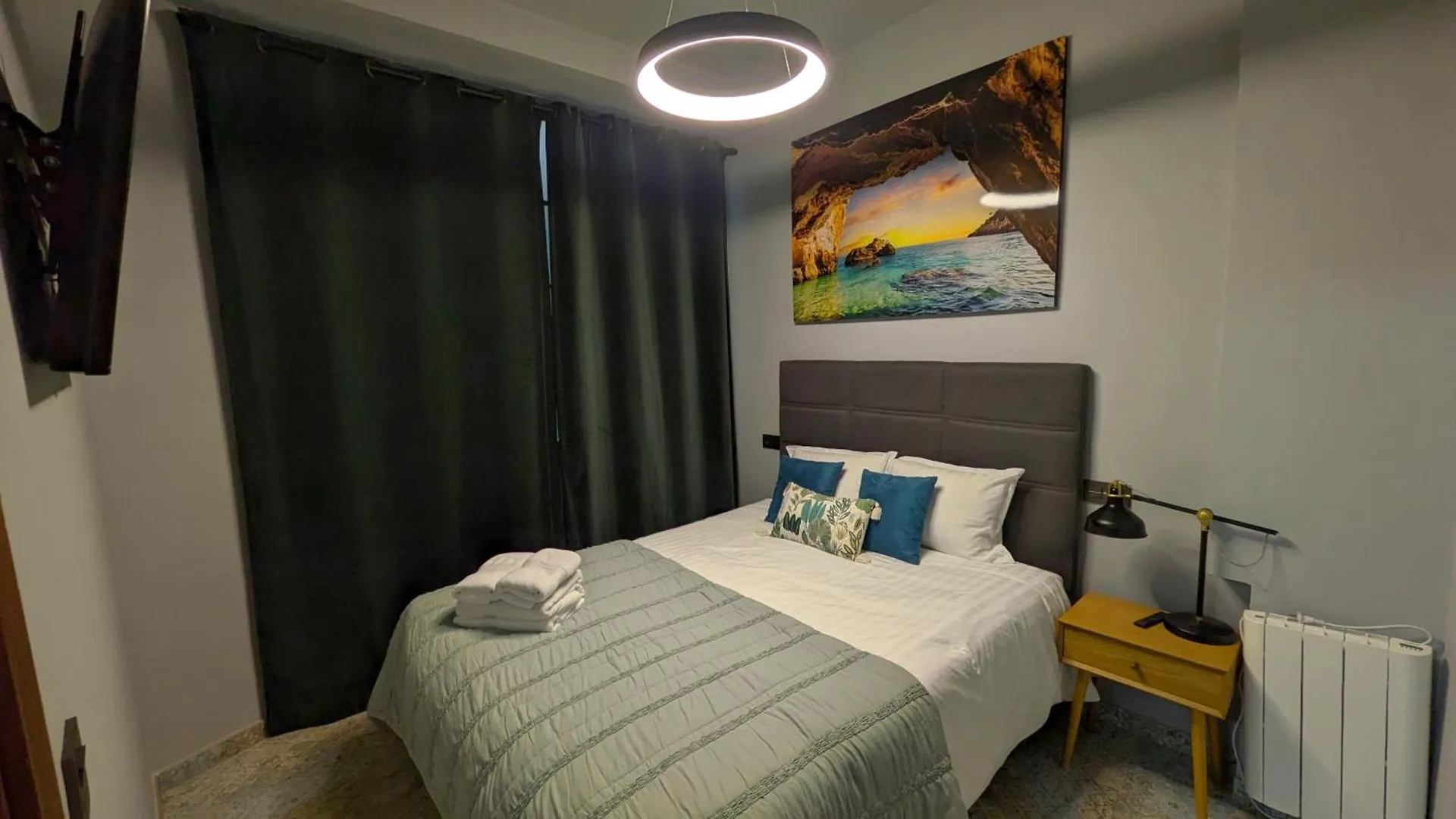 Apartment Alma De Malaga 2Br Stay With Art History & Comfort In The Heart Of The City
