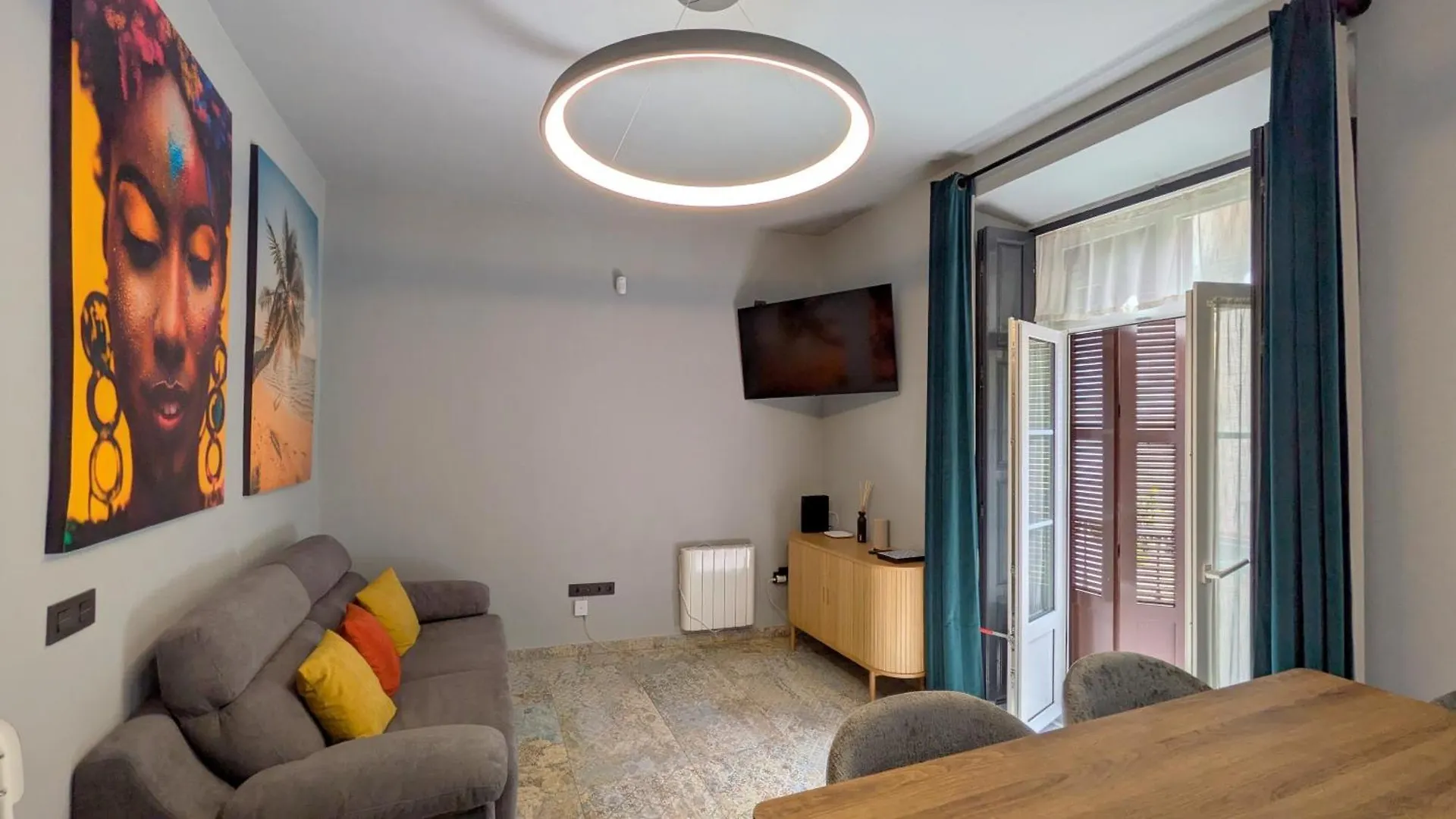 Alma De Malaga 2Br Stay With Art History & Comfort In The Heart Of The City