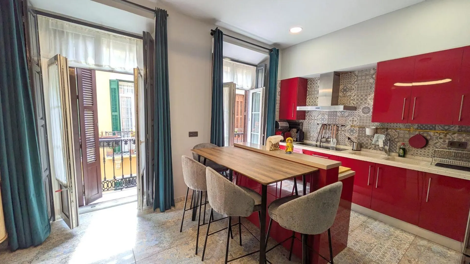 Alma De Malaga 2Br Stay With Art History & Comfort In The Heart Of The City