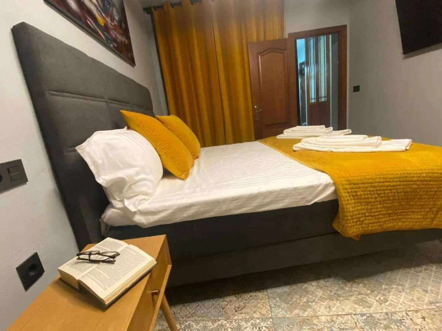 Alma De Malaga 2Br Stay With Art History & Comfort In The Heart Of The City Lägenhet